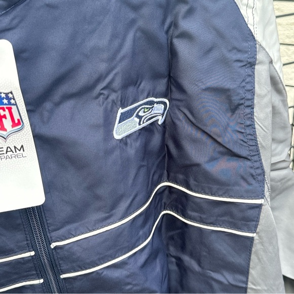 Men’s brand new Seattle Seahawks up lightweight jacket, new with tags - Picture 3 of 11